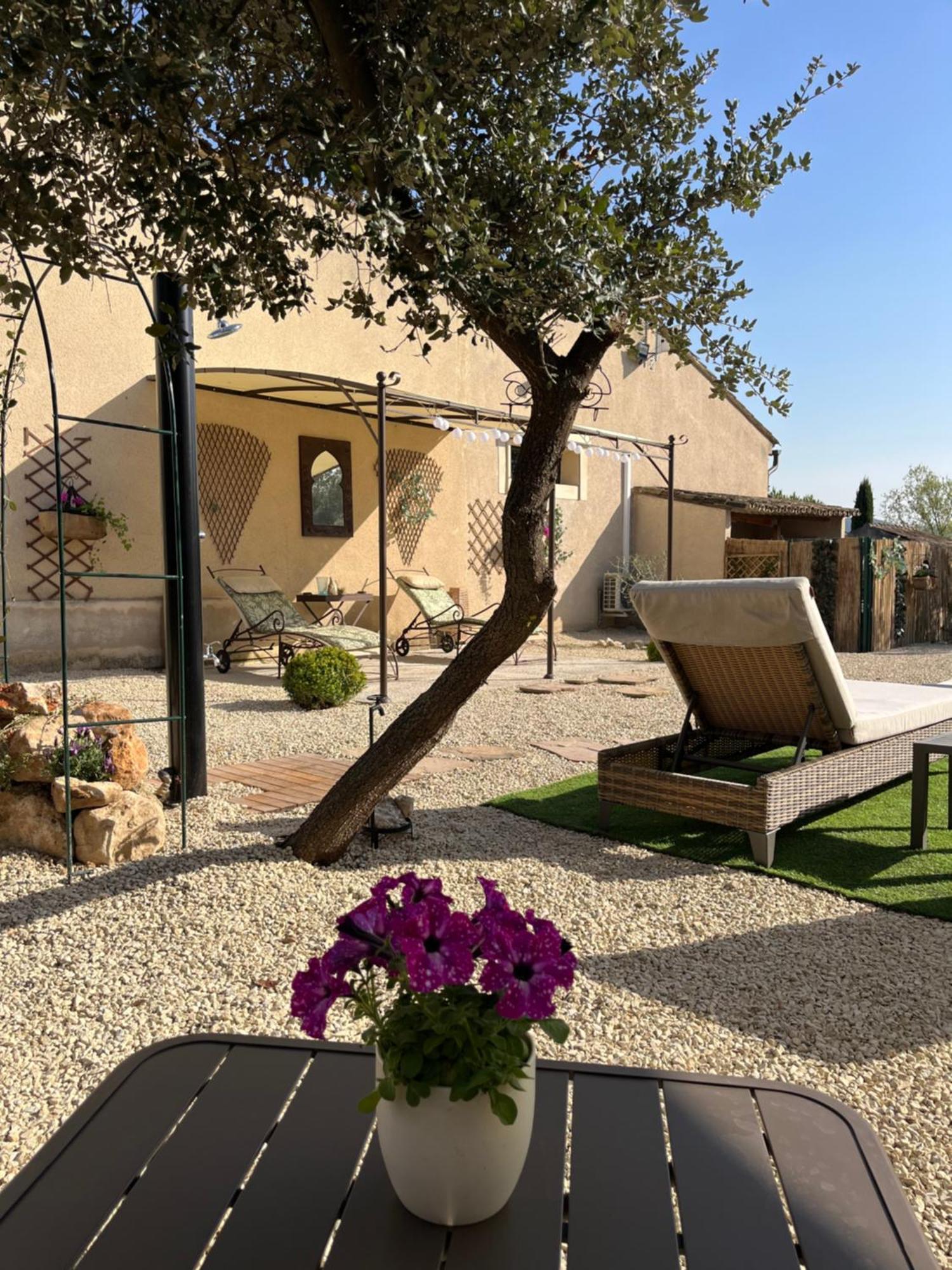 Апартаменты L'Amanderaie Piscine Privee A Cote De Lourmarin Luberon Кадне Экстерьер фото
